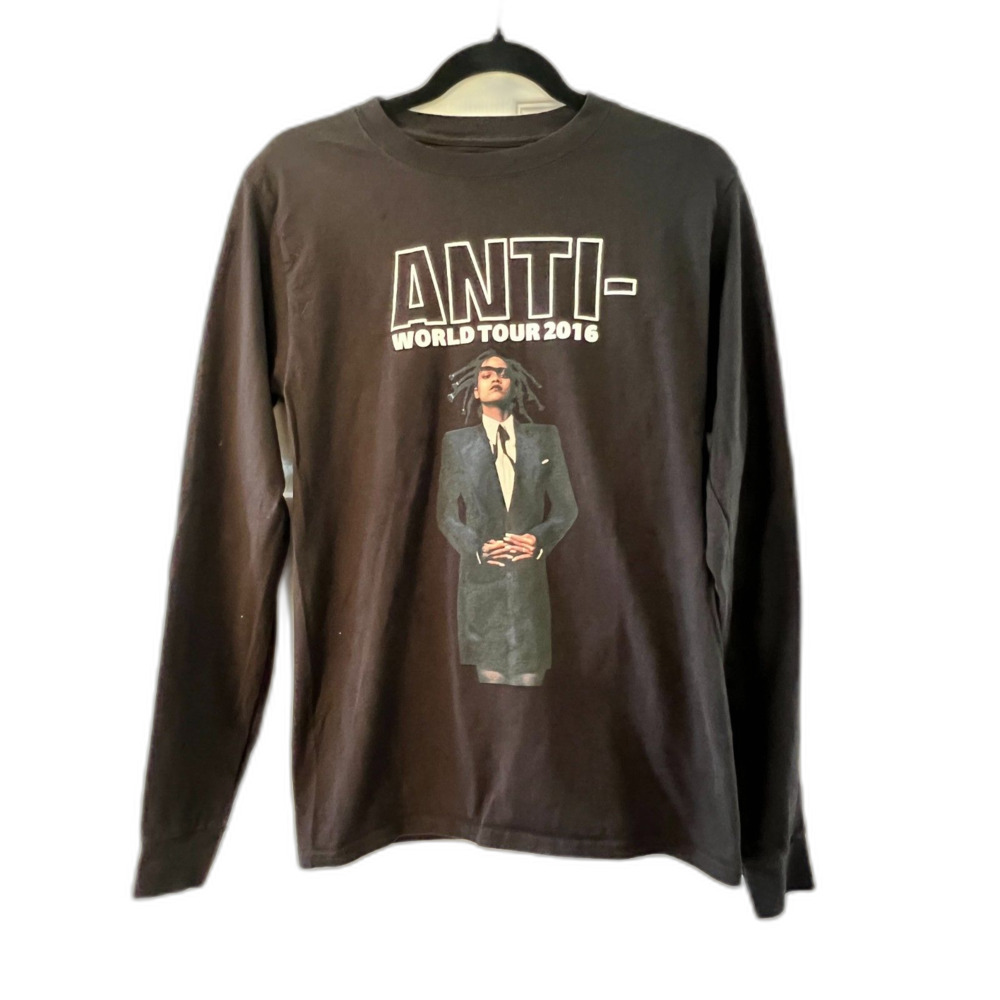 Rihanna Anti Concert Long Sleeve Sz Small (2016 Tour)